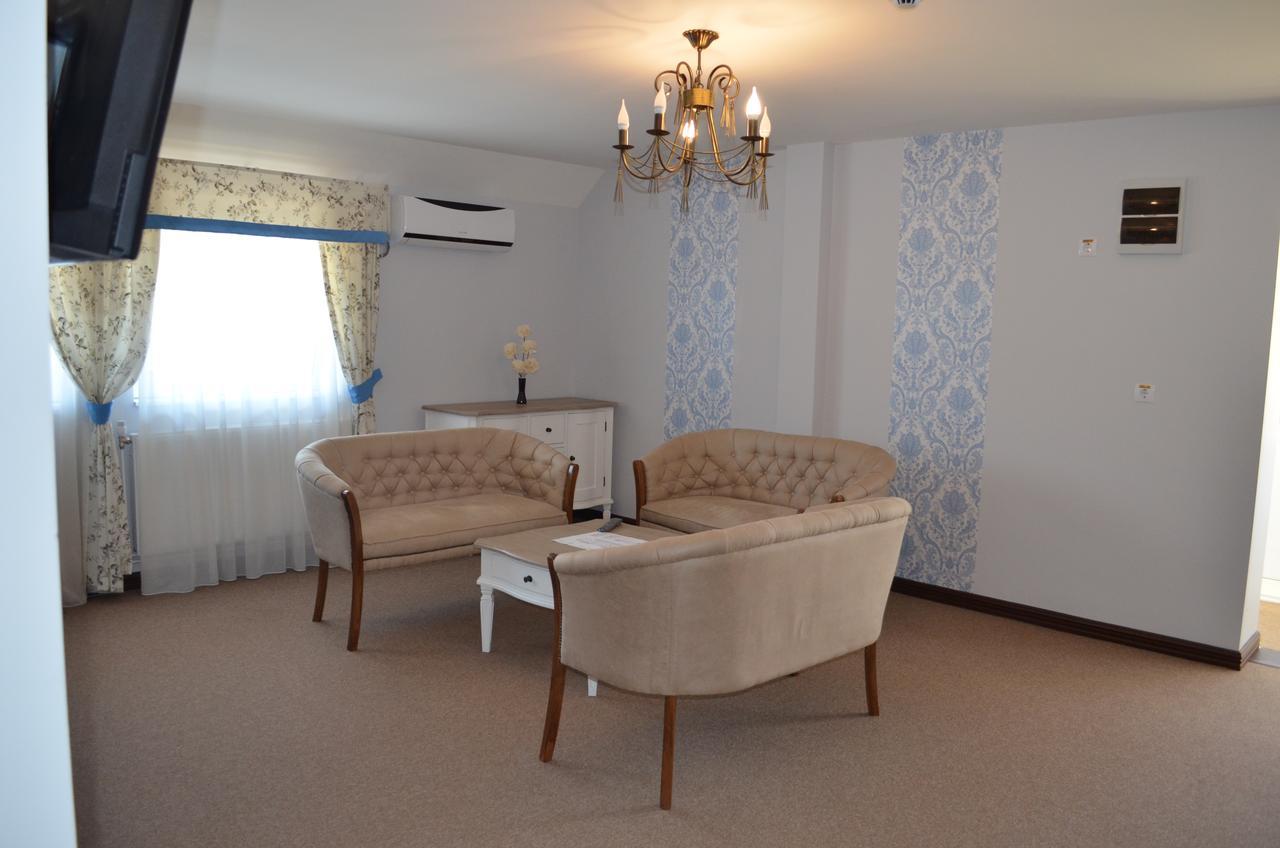 Vip Motel Restaurant Hátszeg Kültér fotó