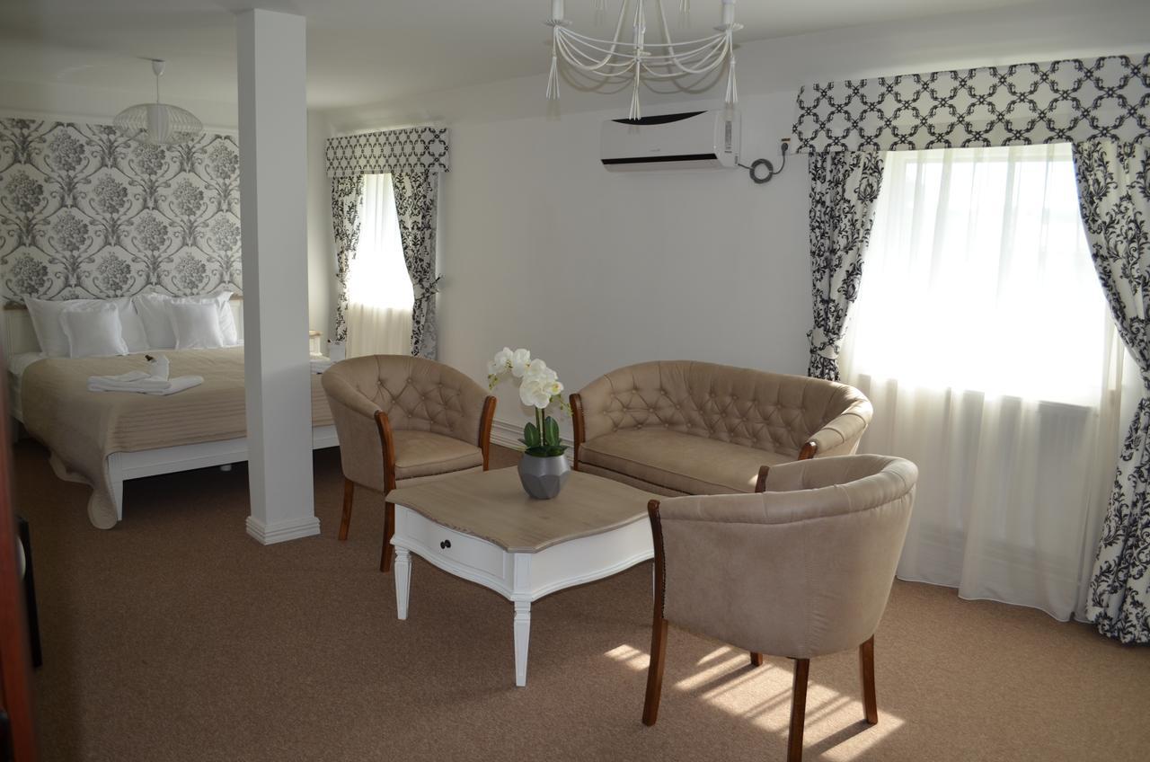 Vip Motel Restaurant Hátszeg Kültér fotó