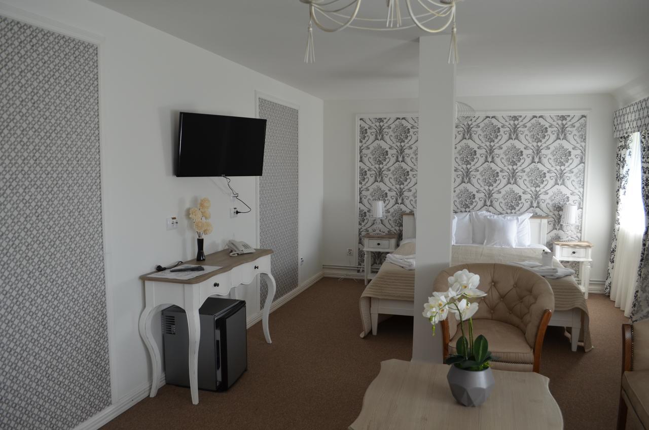 Vip Motel Restaurant Hátszeg Kültér fotó