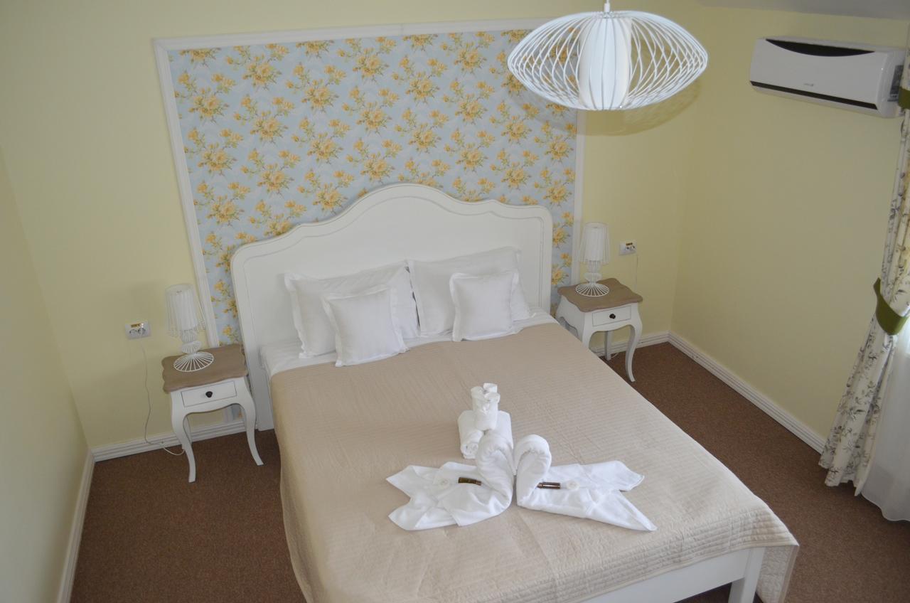 Vip Motel Restaurant Hátszeg Kültér fotó