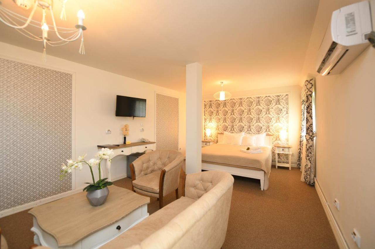 Vip Motel Restaurant Hátszeg Kültér fotó